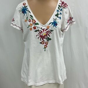 Johnny Was White Floral Embroidered V-Neck Top